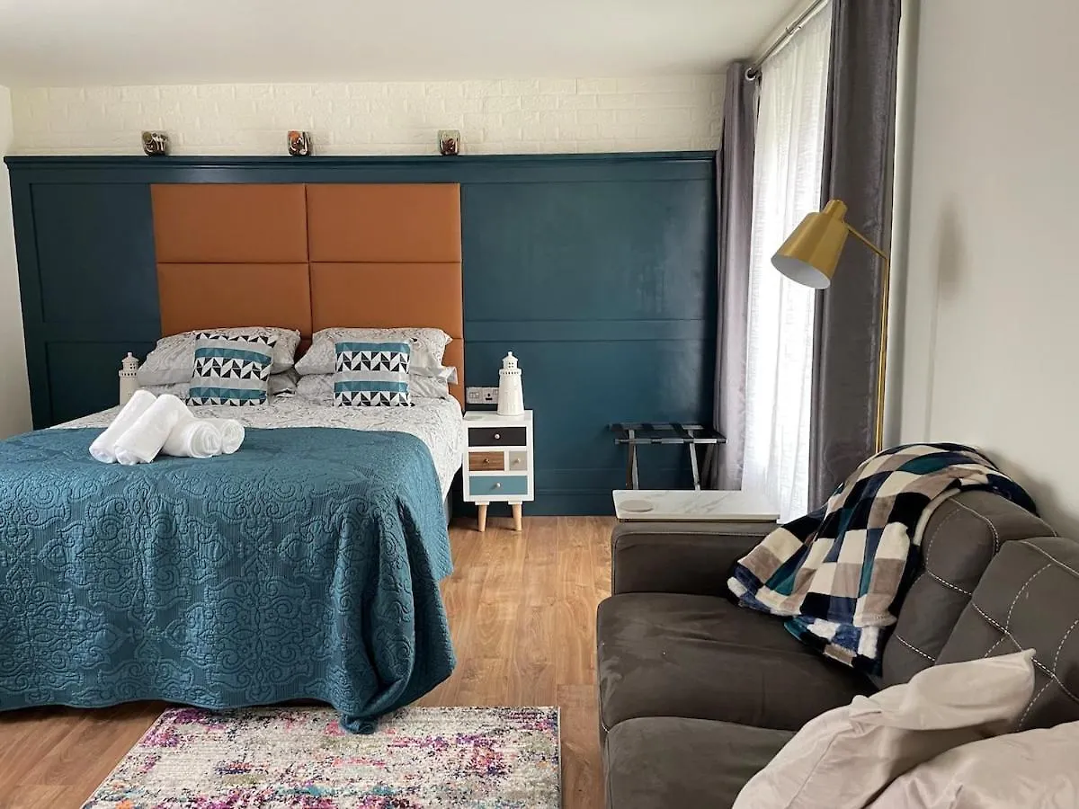 Riverbank Studios Westport Apartamento